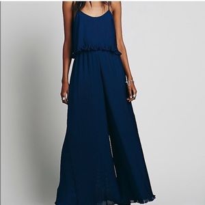 EUC Lovers + Friends Walk in the Park Pleated Jumpsuit Navy Size L
